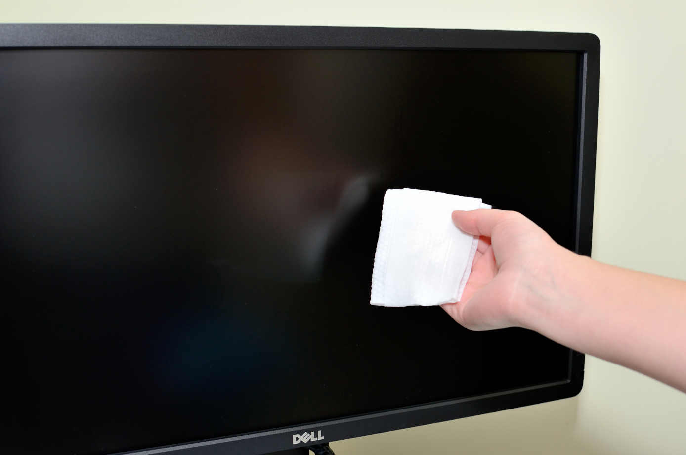 Cómo limpiar la pantalla de tu televisión plana y de tu ordenador  correctamente