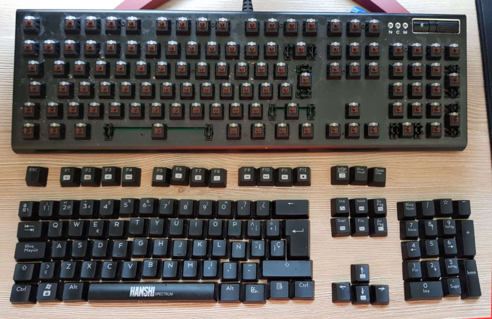 Cómo limpiar tú teclado mecánico gamer - pajarito times