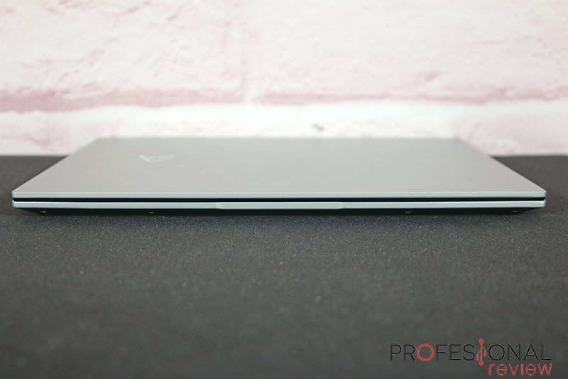 ASUS Zenbook S 13 OLED: menos de un kilo de peso y un centímetro de grosor  para comprobar que lo portátil no está peleado con potencia